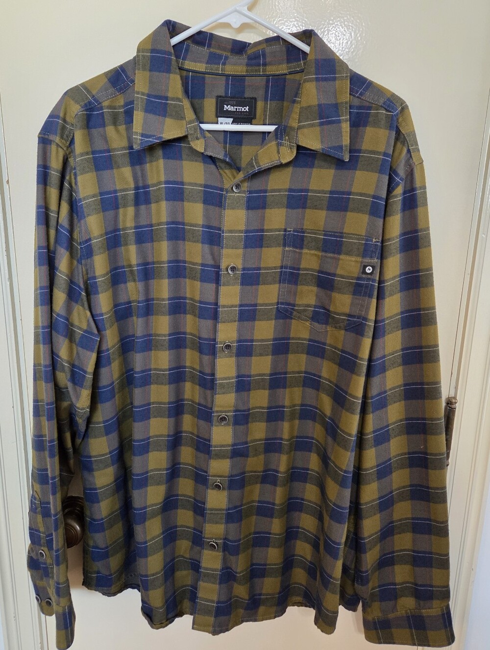 Marmot Men's Size XL Olive and Navy Plaid Long-Sleeve Button-Up Shirt